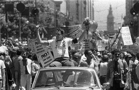 Cuộc diễu hành của người đồng tính do Harvey Milk dẫn đầu vào năm 1978 tại San Francisco